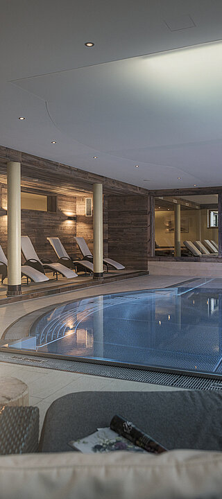 Indoor pool in the Wellness Hotel Bachmanngut at Wolfgangsee