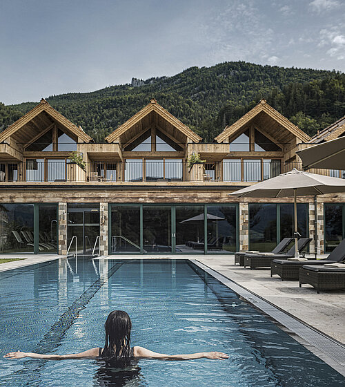 kuschel chalet mit pool am wolfgangsee im bachmanngut aussenansicht