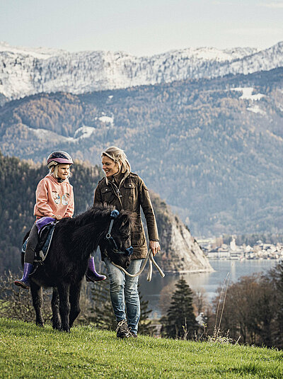 Ausritt mit Ponys im Familienurlaub im Hotel Bachmanngut am Wolfgangsee