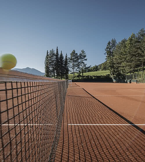 Tennis court in the Hotel Bachmanngut at Wolfgangsee
